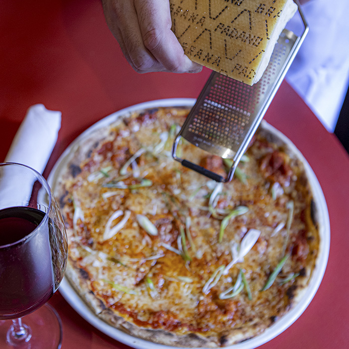 Grana Padano and roasted garlic pizza