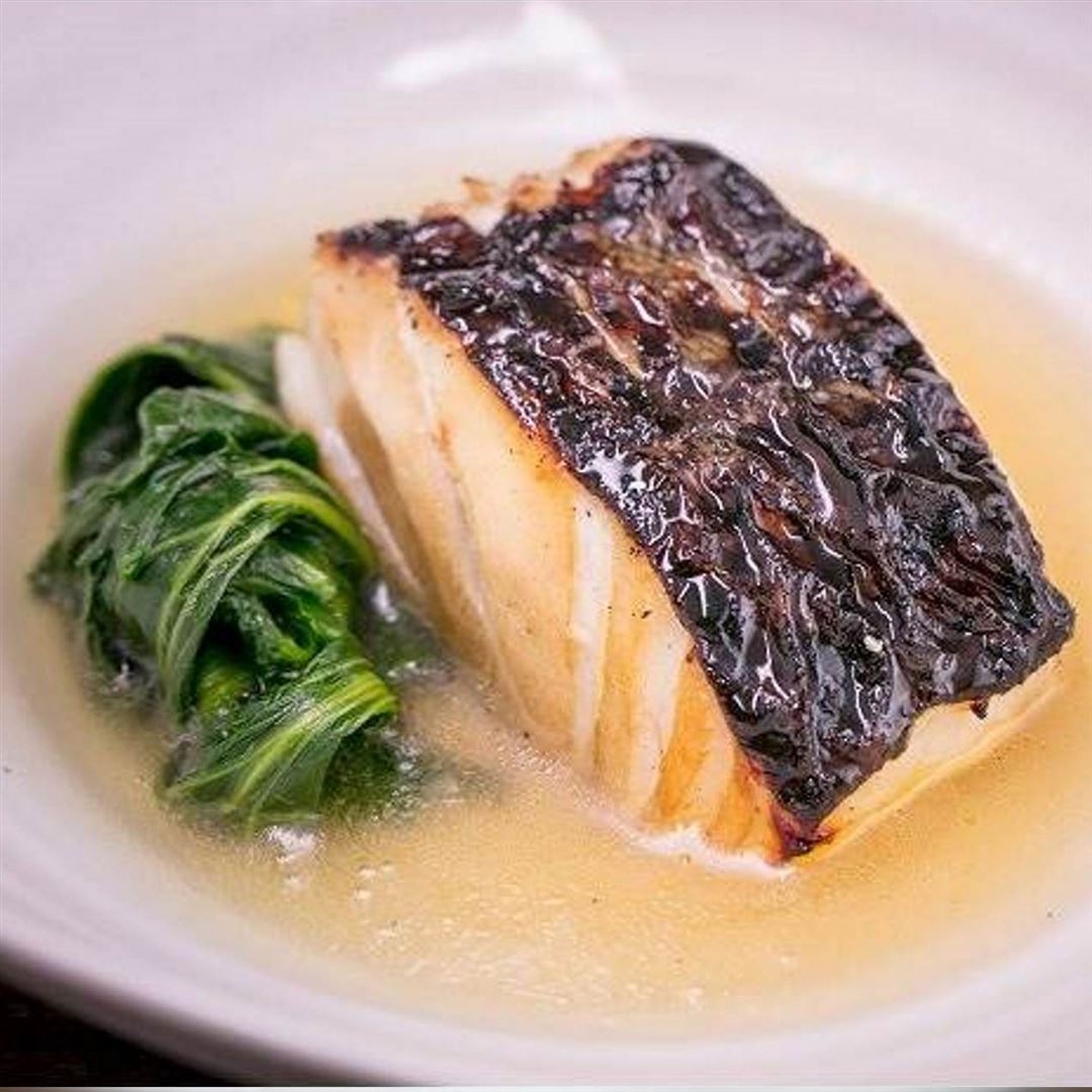 Baccalà marinato al Prosecco DOC con radicchio verde e brodo di Grana Padano 