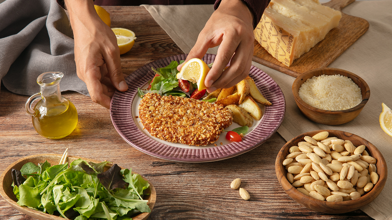Escalope de poulet à la chapelure d'amandes et Grana Padano