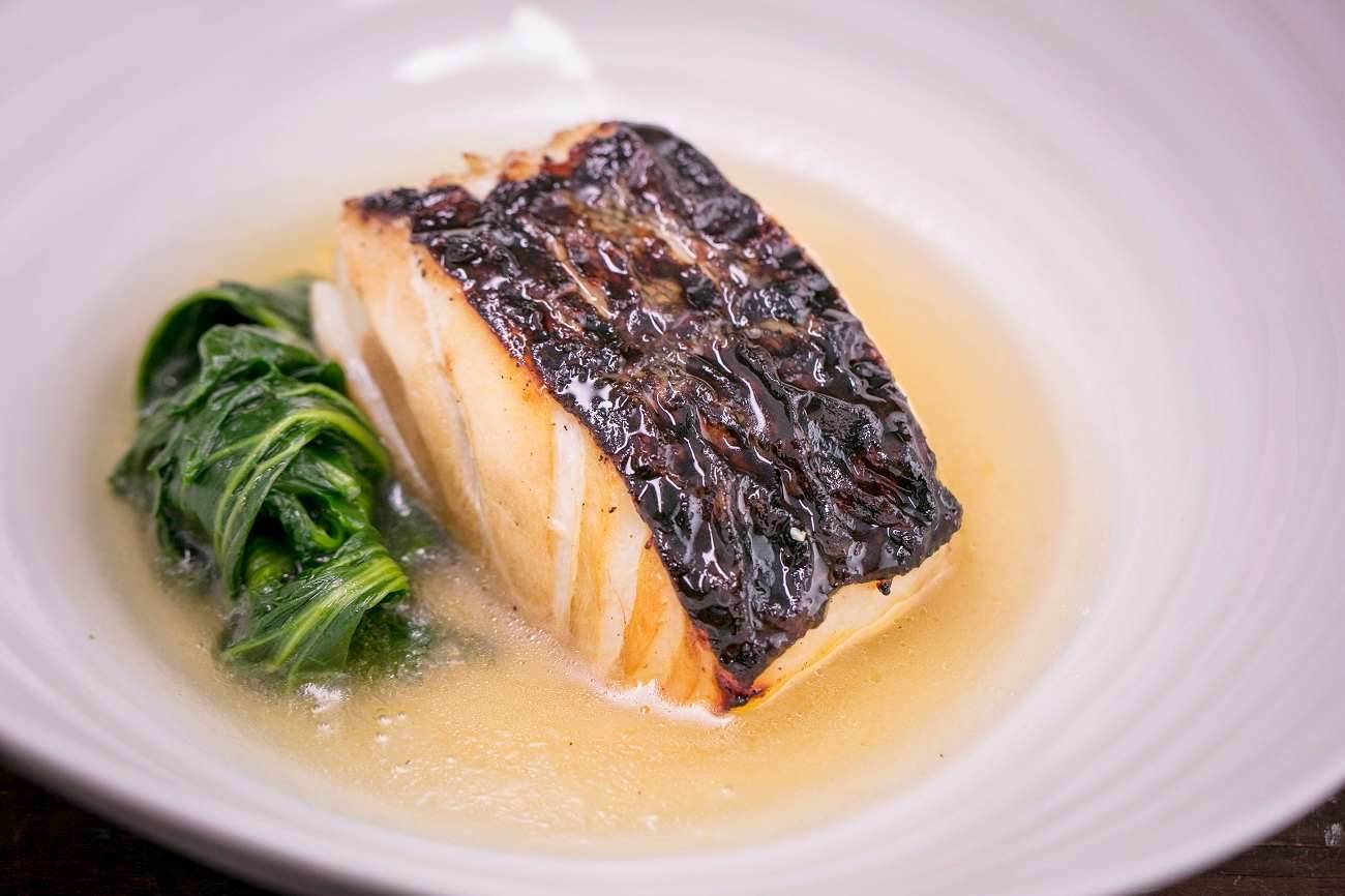 Bacalao marinado con prosecco, verdura y caldo de Grana Padano