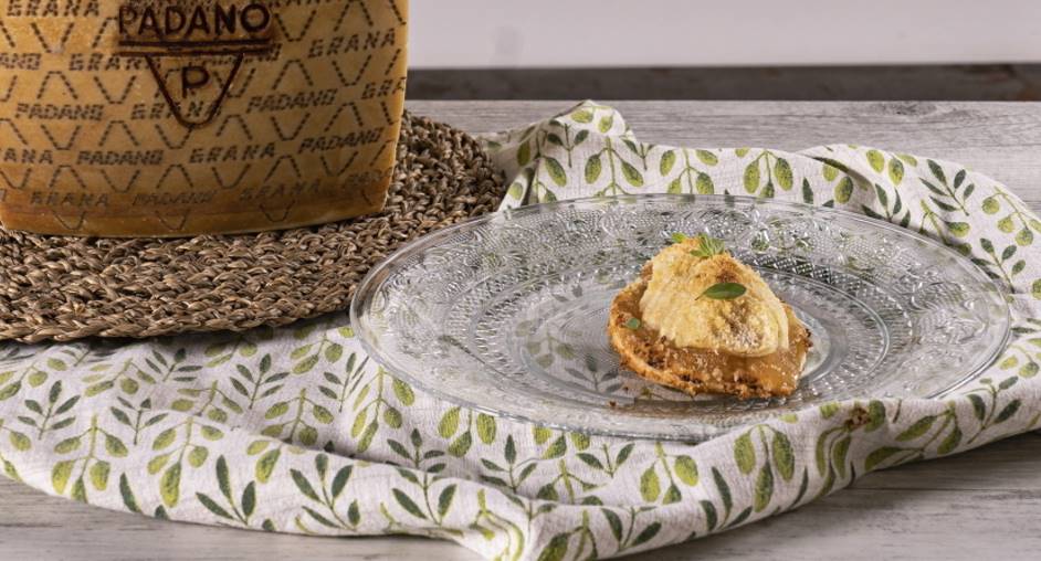 Feuilleté de poire et crumble au Grana Padano DOP