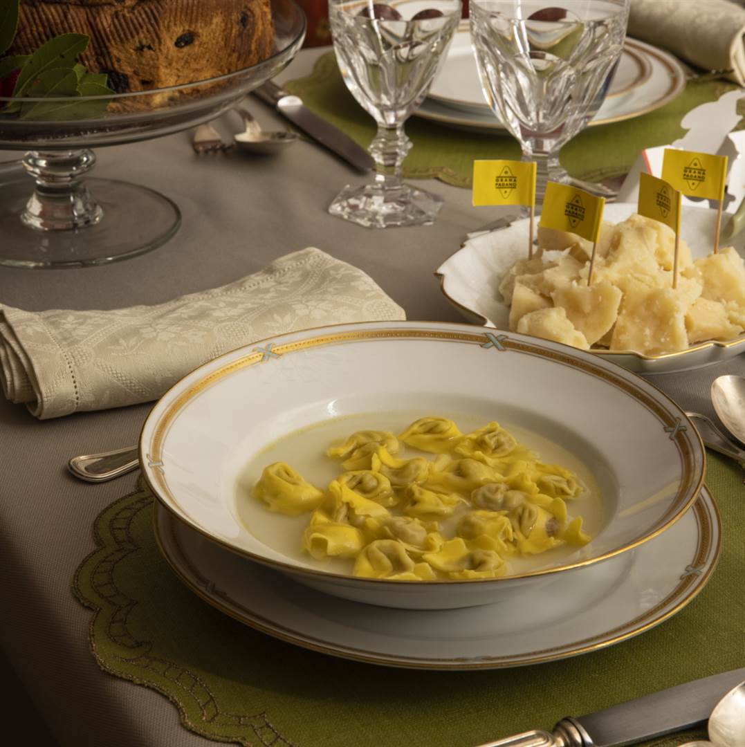 Weihnachtsbrühe mit Tortellini