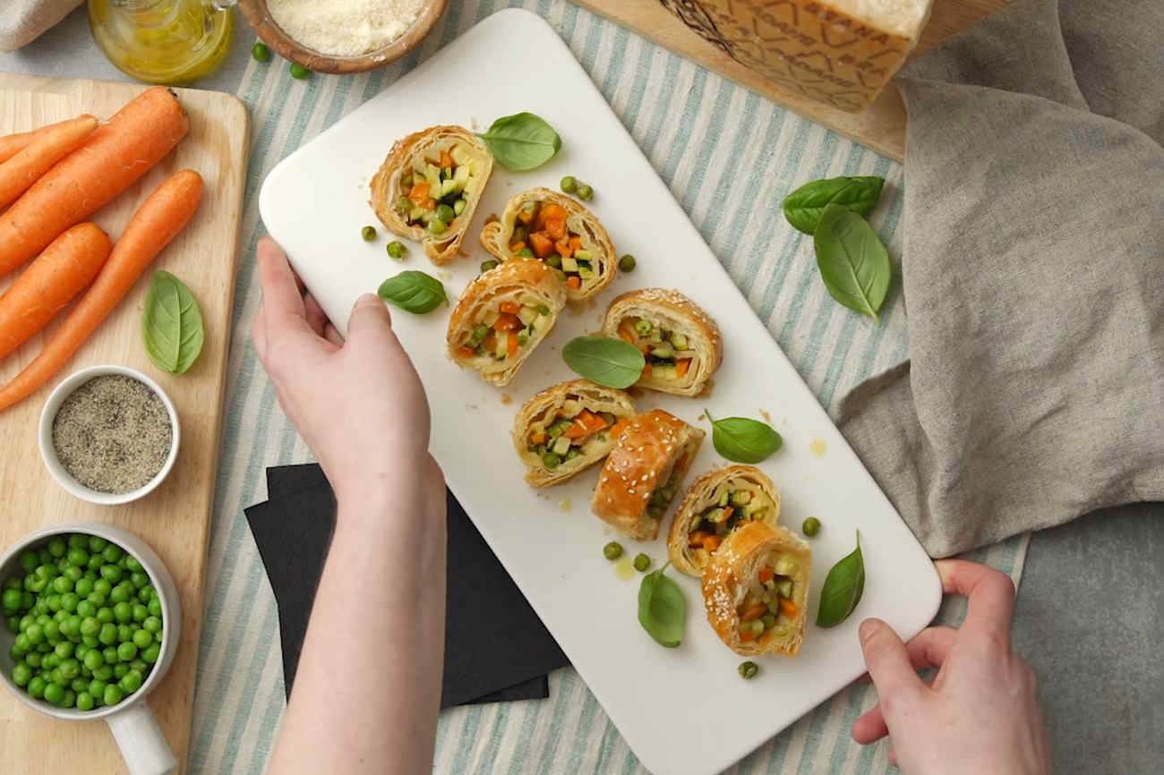 Rolle mit Gemüse der Saison und Grana Padano Riserva