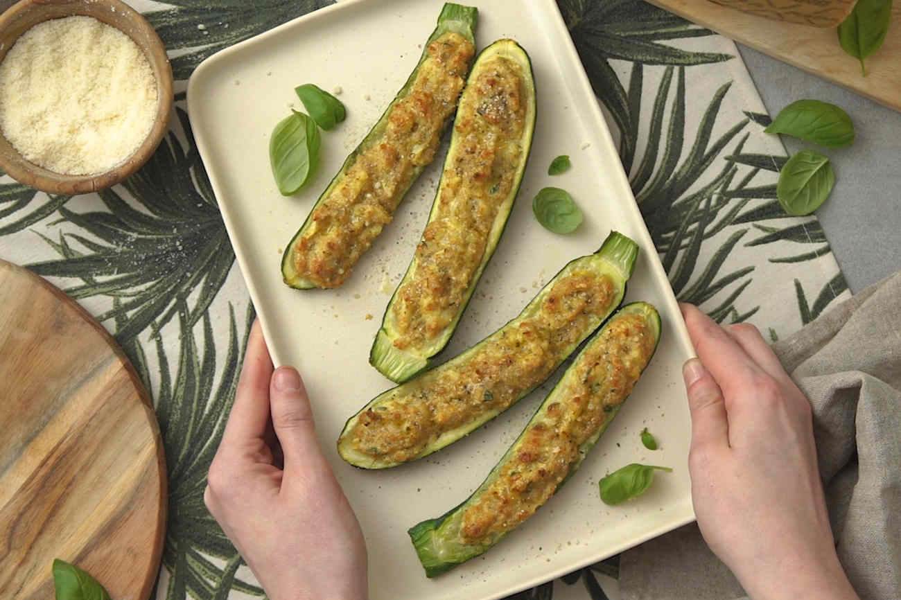 Gefüllte Zucchini aus dem Ofen mit Grana Padano Riserva, Zweite Gänge ...