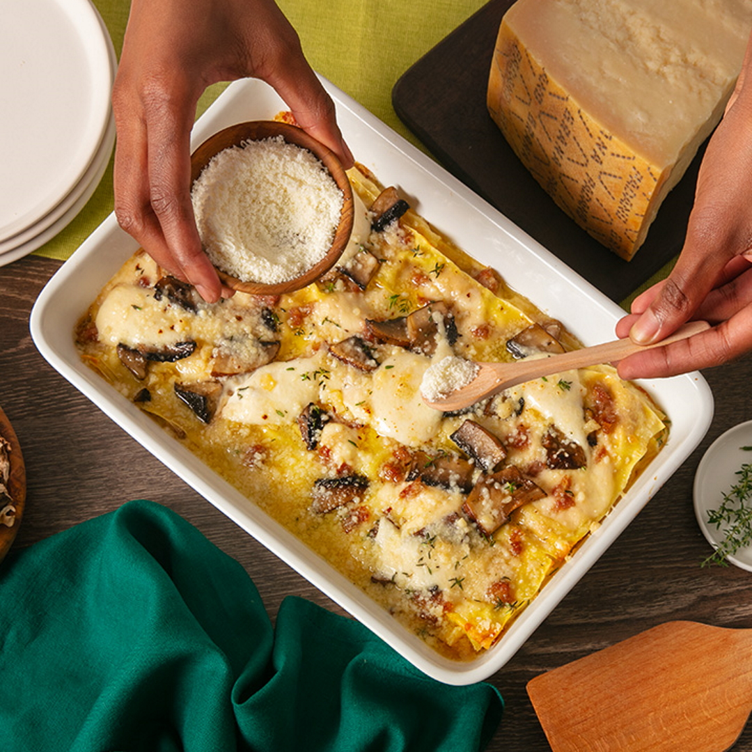 Lasagnes aux champignons, saucisse, béchamel et Grana Padano