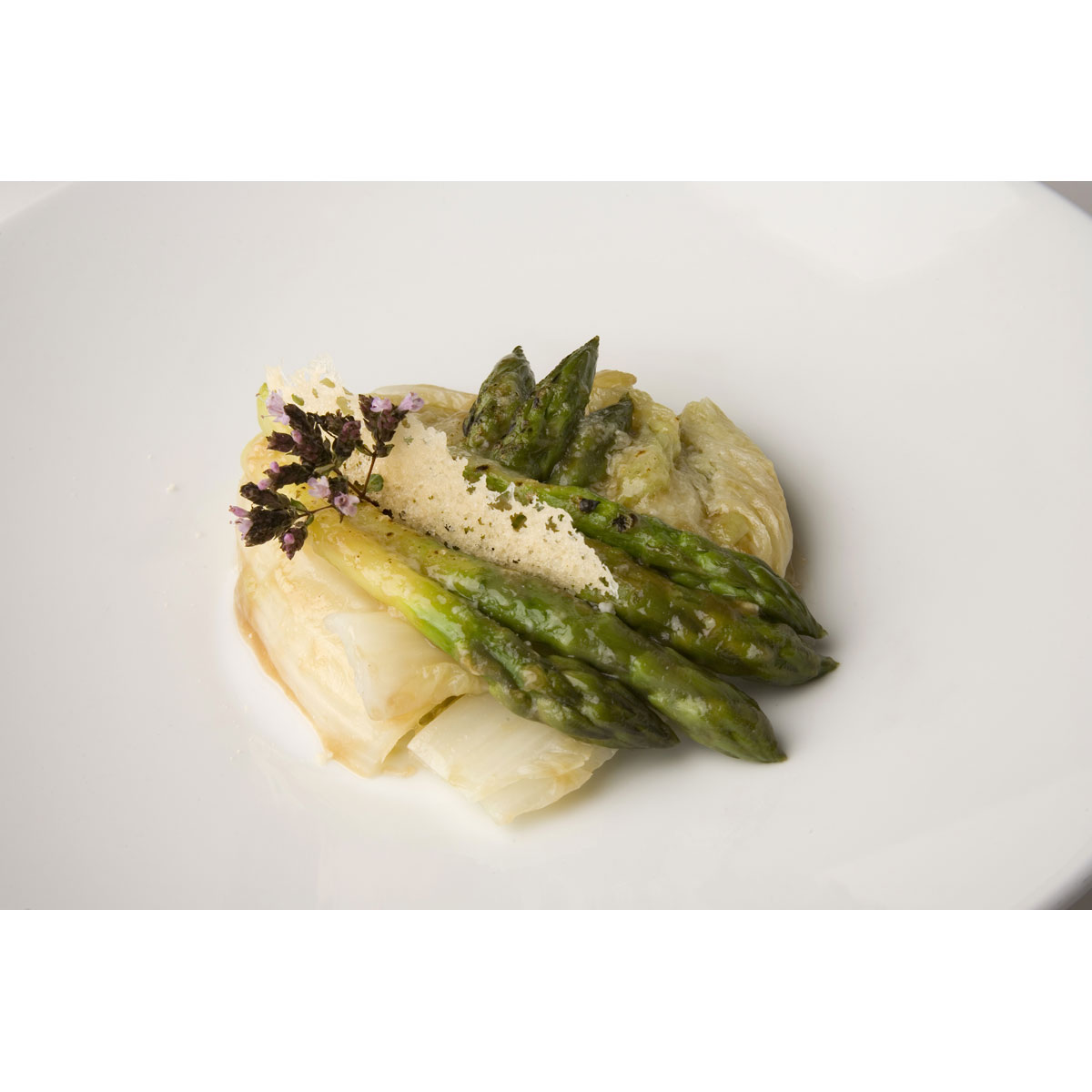 Braised Chinese cabbage with asparagus au gratin with Grana Padano 