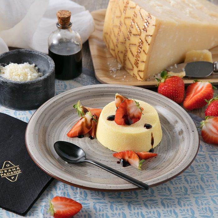 Savoury Grana Padano pudding with strawberries and balsamic vinegar