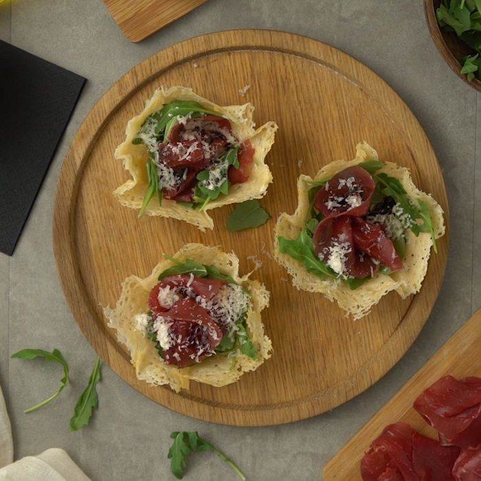 Grana Padano shells with rocket, bresaola and balsamic vinegar