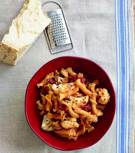 Campanelle with cauliflower, sundried tomatoes and garlic