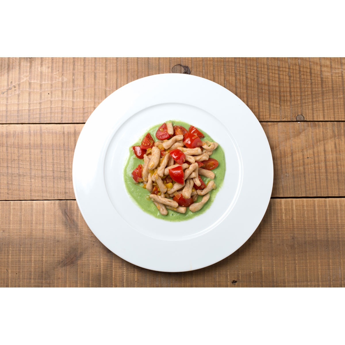 Pasta caserecce de harina integral con brócoli, puerro y Grana Padano