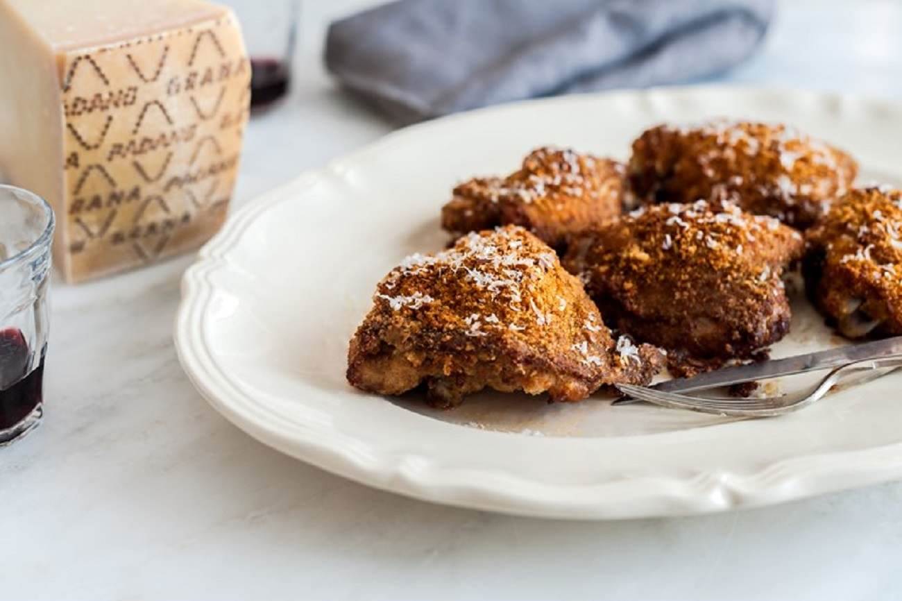 Crispy chicken thighs with Grana Padano breadcrumbs