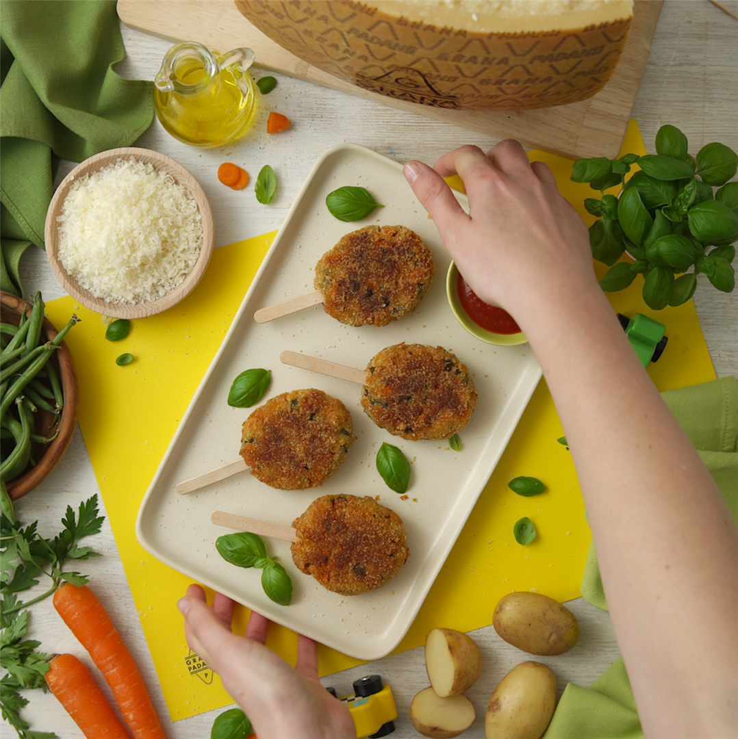 Carrot, green bean and basil patties with Grana Padano 