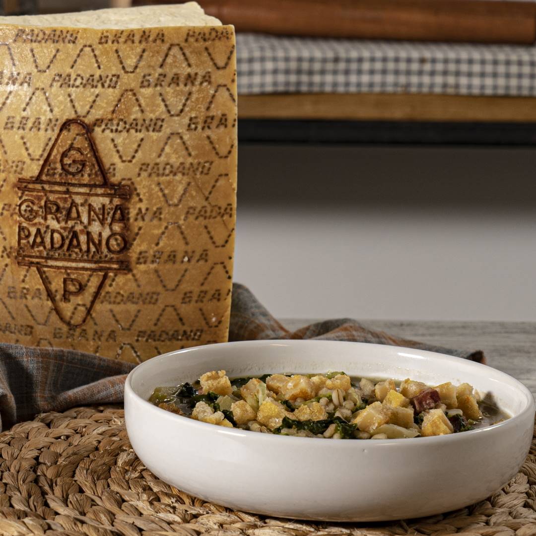 Minestra di verze in brodo di Grana Padano DOP