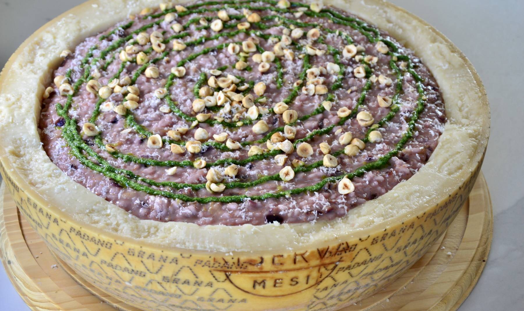 Grana Padano risotto with figs, hazelnuts and rocket salad