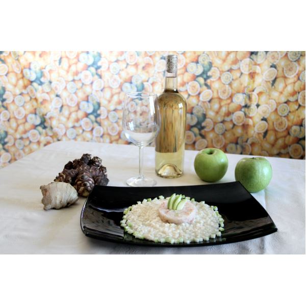 Risotto con crema di topinambur, tartare di gambero e mela verde