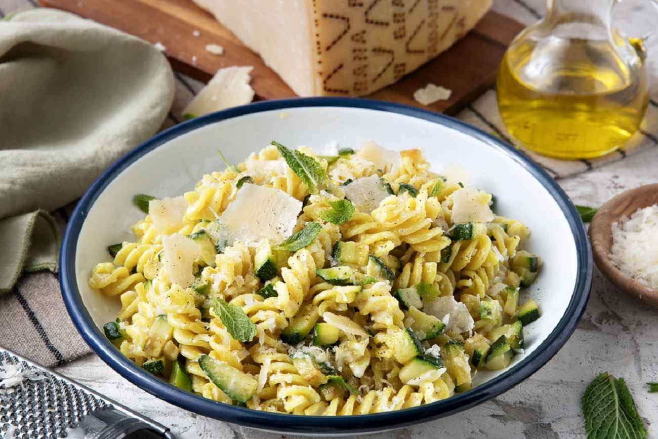 Fusilli mit Zucchini, Ricotta, Minze und Grana Padano, Erste Gänge