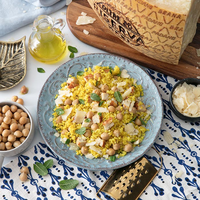 Tabulé de bulgur con pollo, garbanzos, menta y Grana Padano Riserva