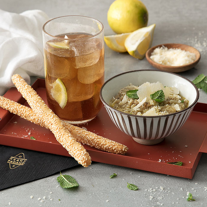 Ice Tea allo zenzero, caviale di melanzane e Grana Padano