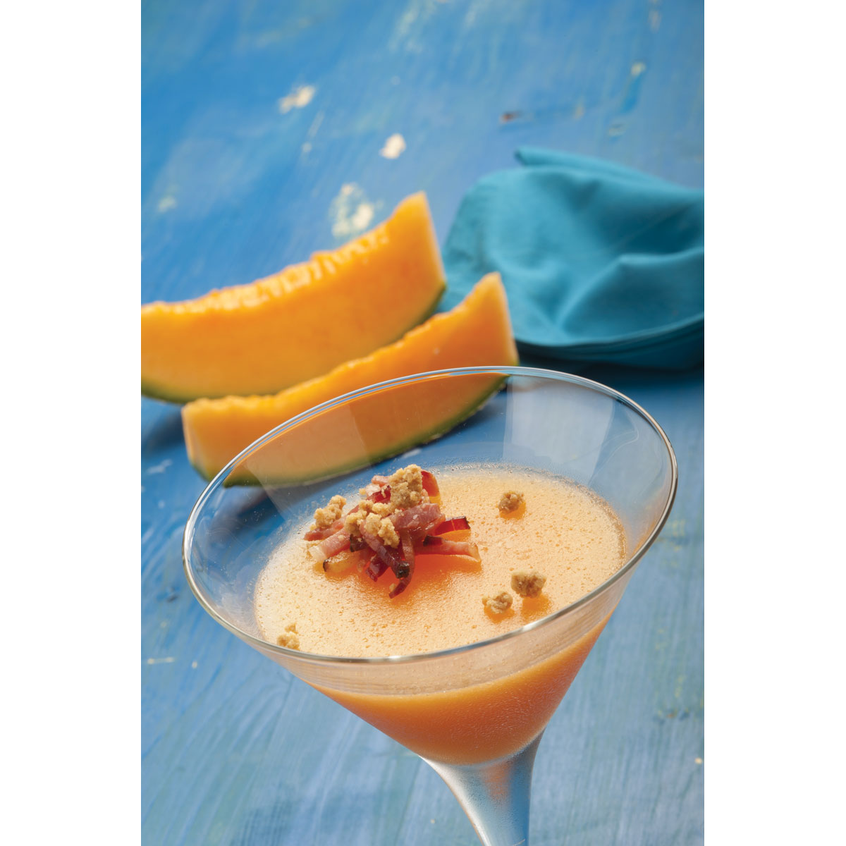 Gelatina di melone, speck e crumble di Grana Padano