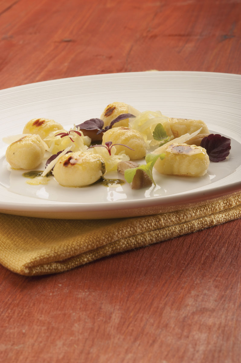 Gnocchetti di patate arrostiti, Grana Padano, verze e castagne