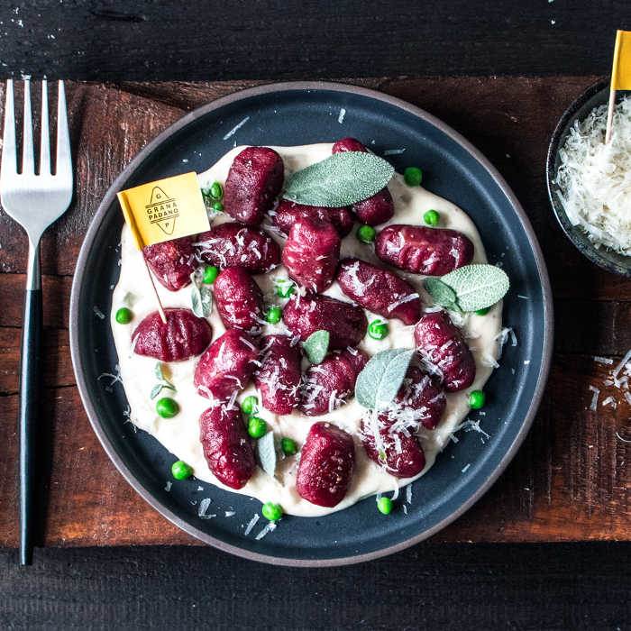 Rote Bete Gnocchi mit Grana Padano
