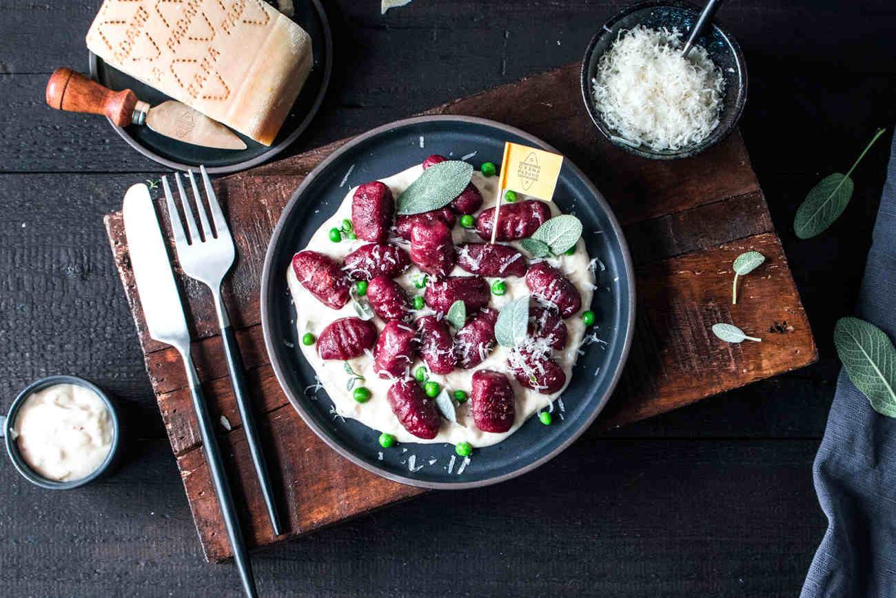 Rote Bete Gnocchi mit Grana Padano