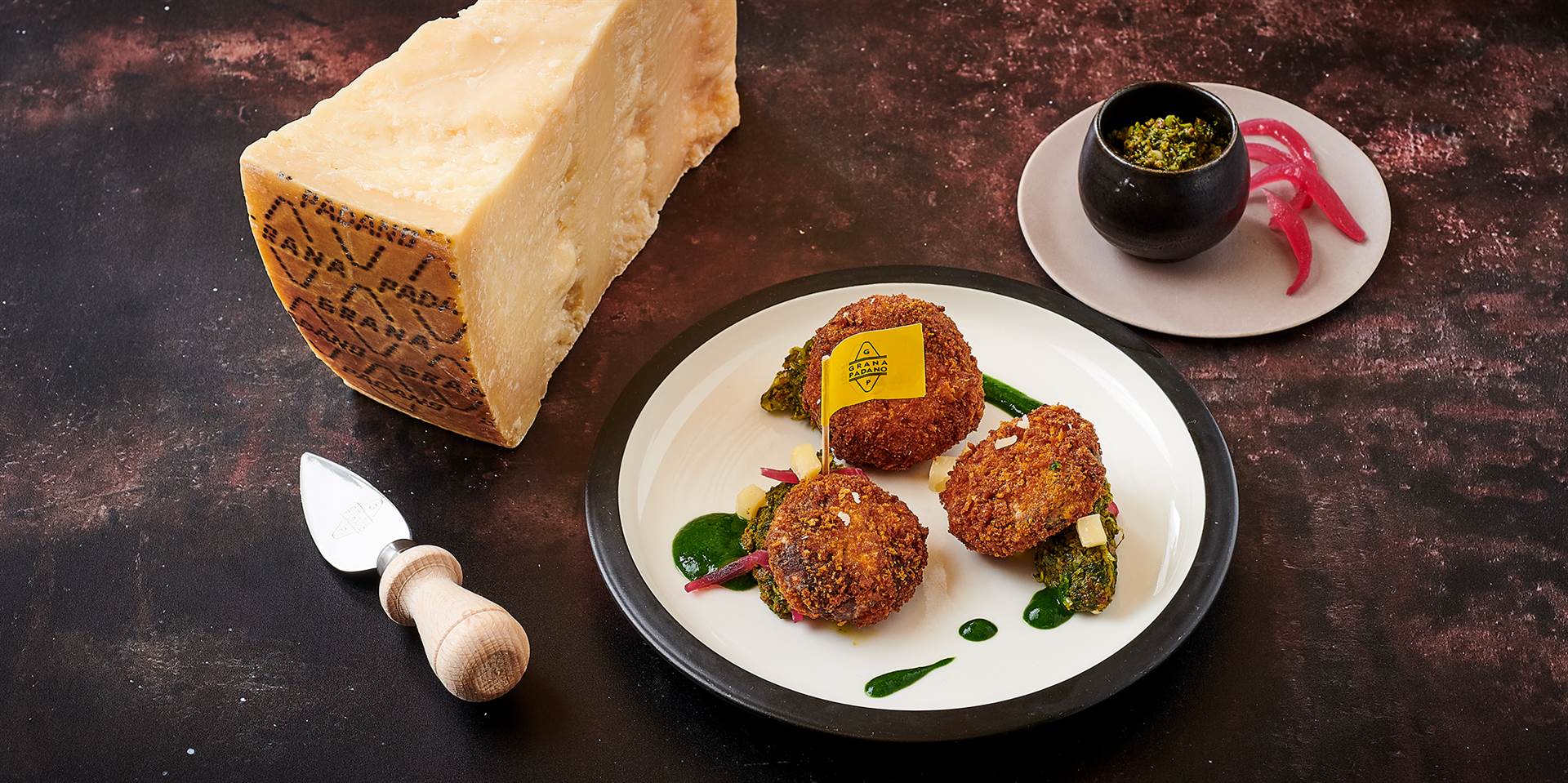 Croquettes de viande avec salsa verde et Grana Padano