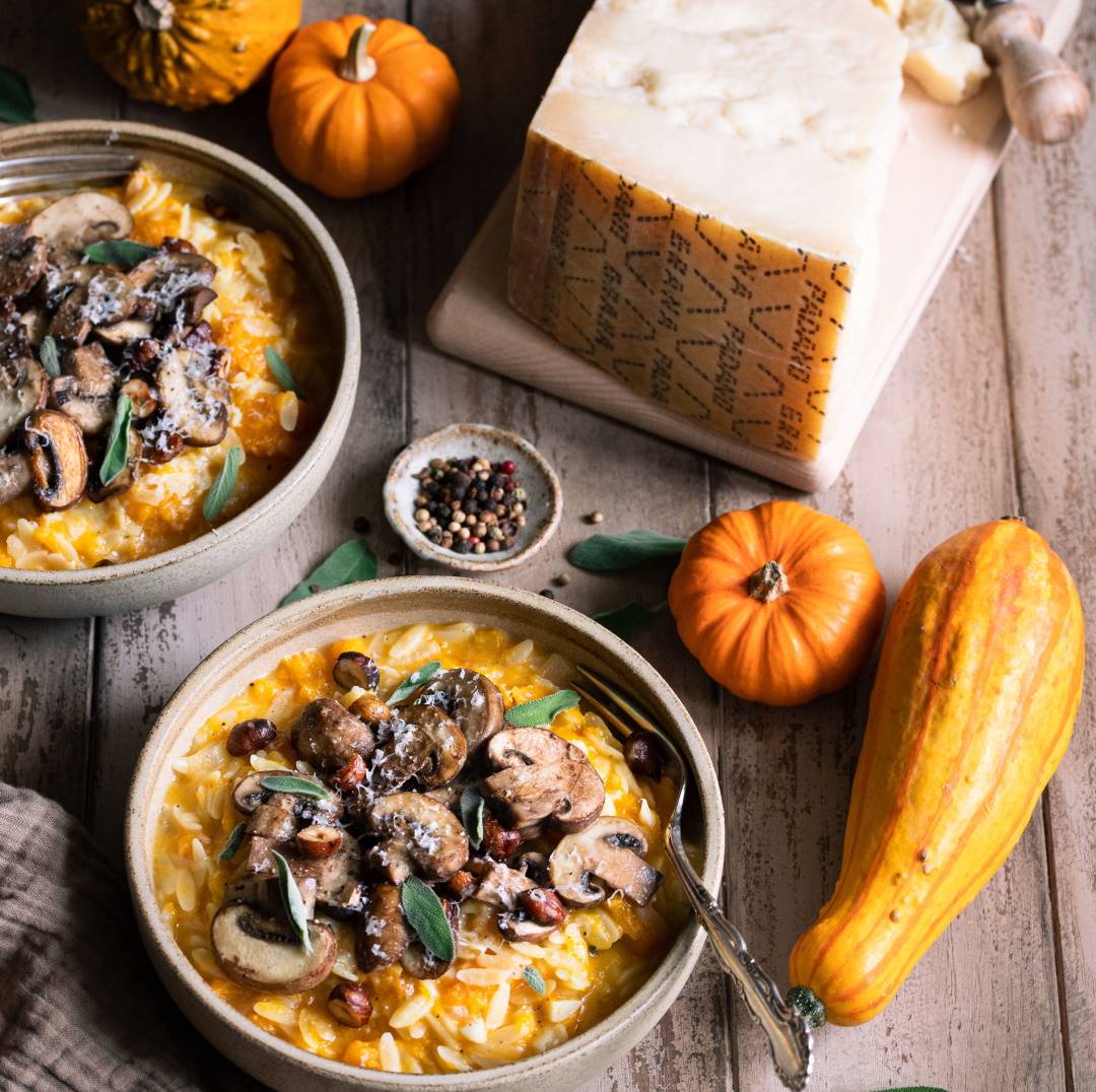 Orzo façon risotto au Grana Padano, courge butternut, pleurotes et noisettes 