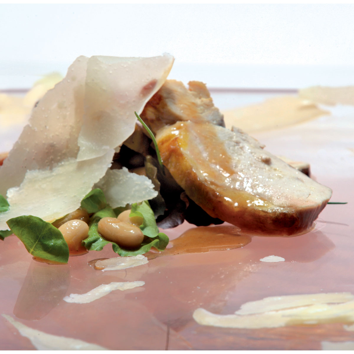 Insalata di faraona, fagioli bianchi e Grana Padano DOP