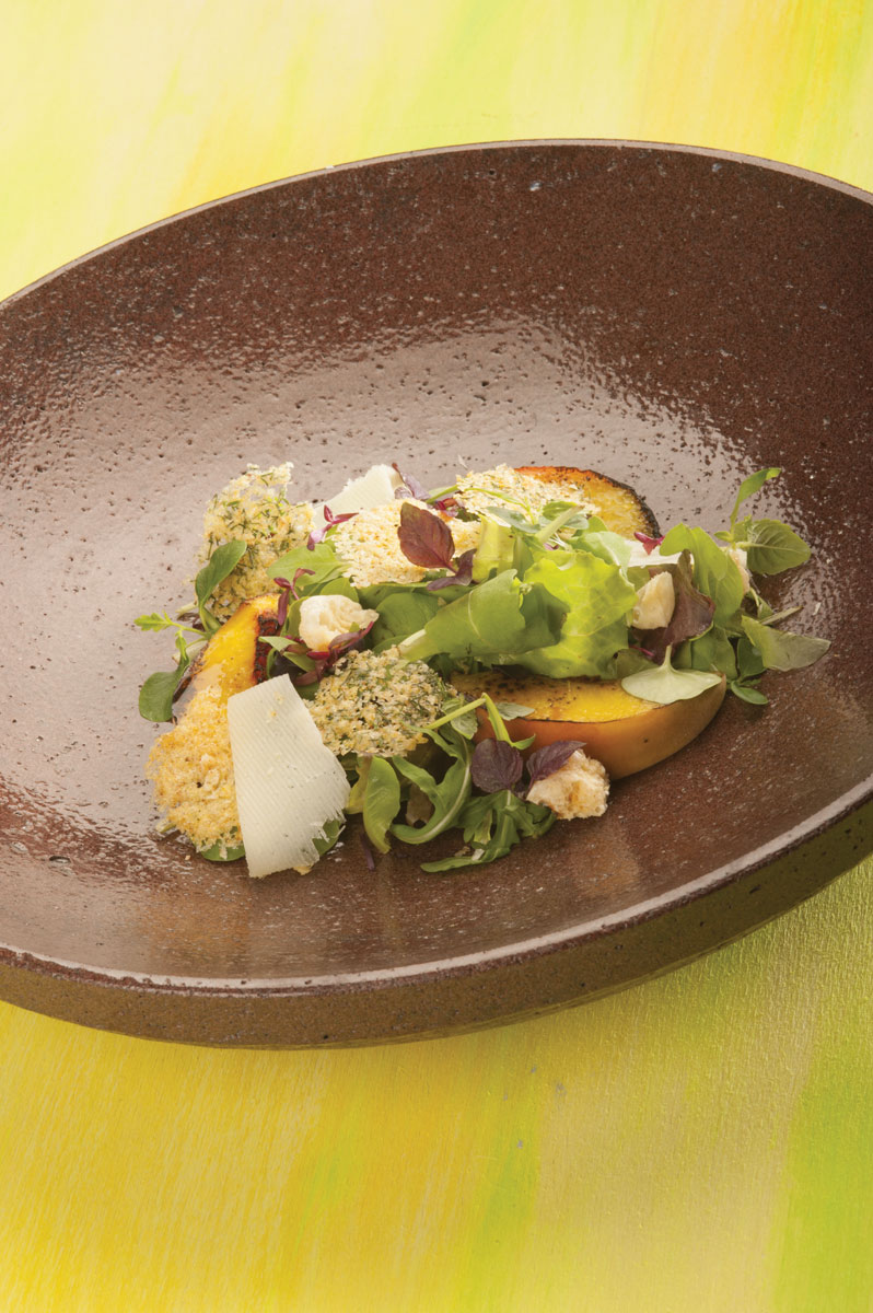 Insalata di spinaci, Grana Padano in varie consistenze e pesche caramellate
