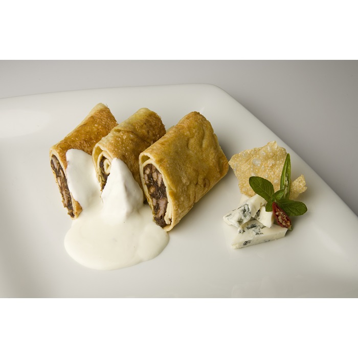 Pan-fried spring-rolls with Gorgonzola cream