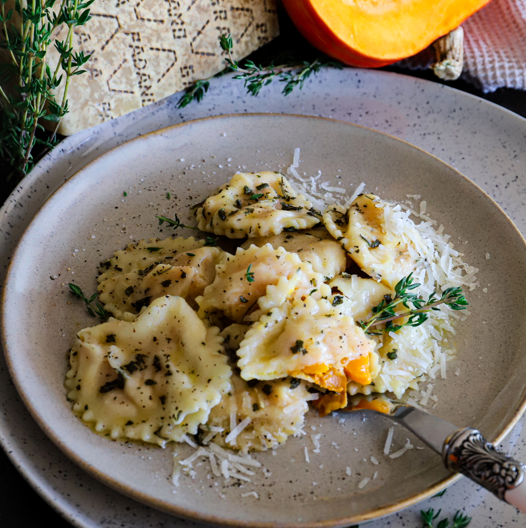 Kürbisravioli mit Grana Padano in Salbeibutter 