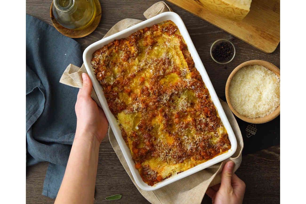 Lasaña al ragú y Grana Padano