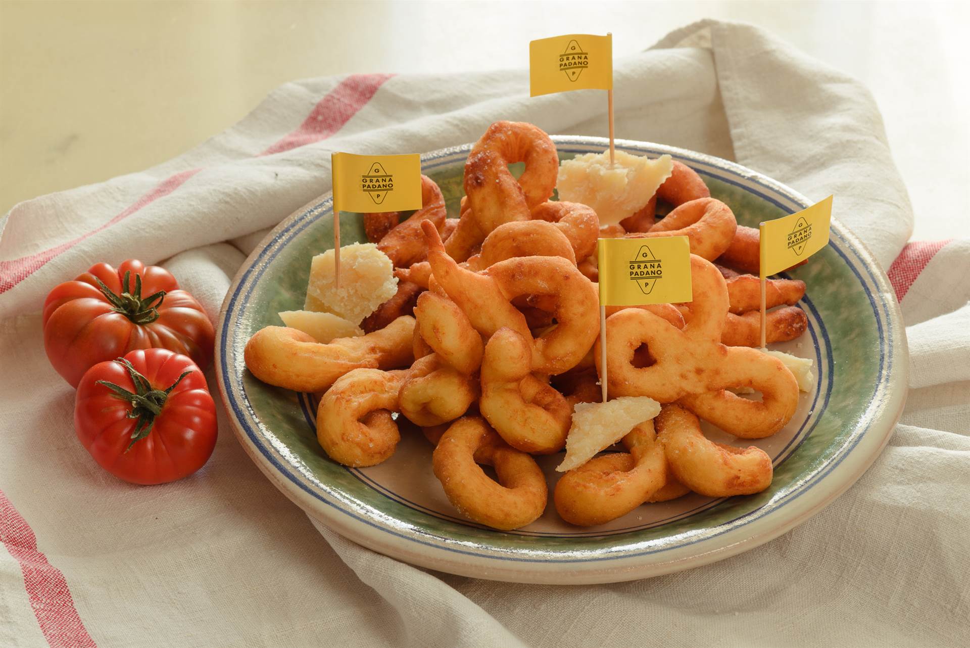 Fried potatoes bows