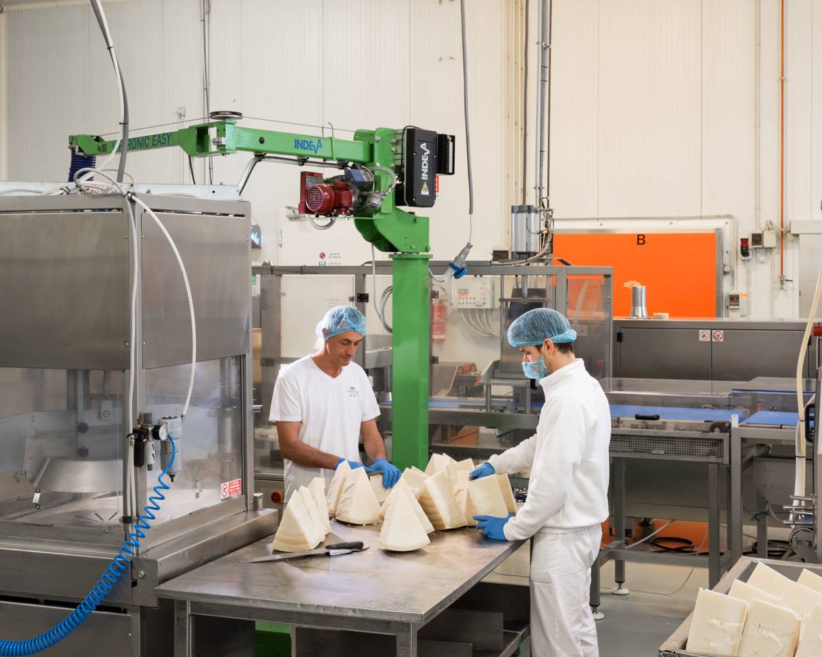 POTENZIATO IL PROGRAMMA DEI CONTROLLI SUL GRANA PADANO DOP POTENZIATO IL PROGRAMMA DEI CONTROLLI SUL GRANA PADANO DOP