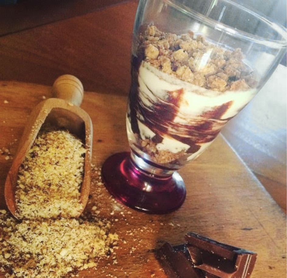 “Finto bacio di dama” Crumble di bacio di dama con mousse al Grana Padano