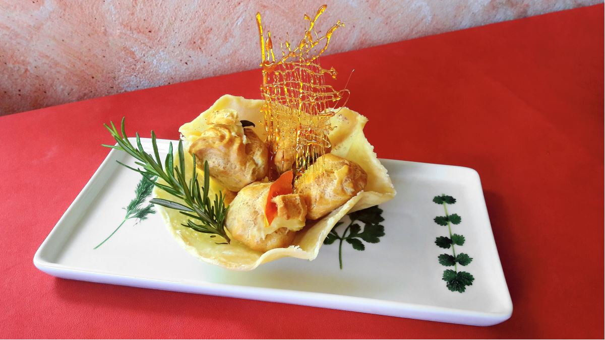 Cestino croccante con bignè alla crema di Grana Padano