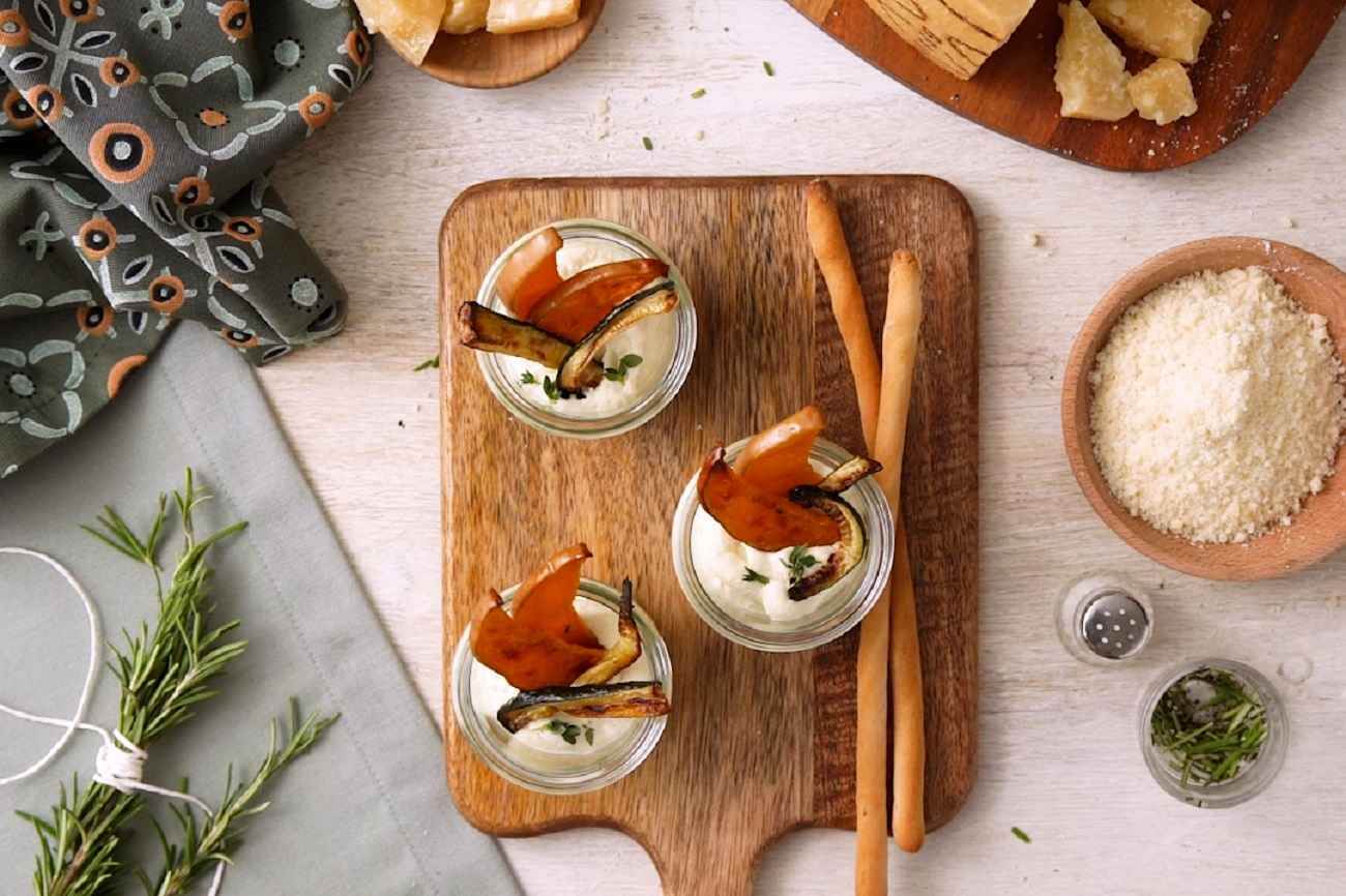 Grana Padano-Mousse mit knusprigem Ofengemüse