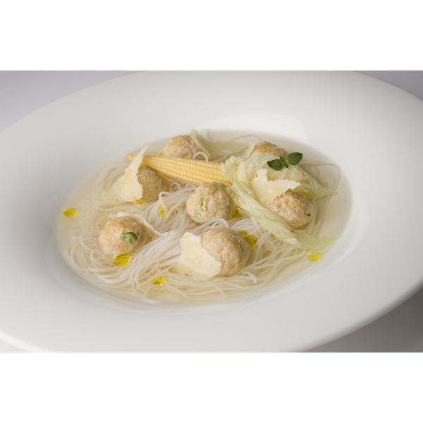 Polpette di maiale in brodo chiaro profumato al Franciacorta