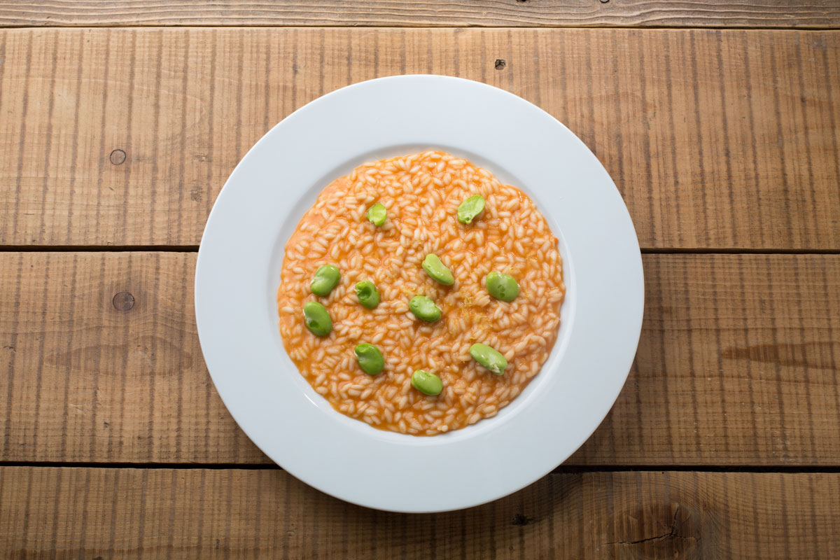 Risotto con tomates asados, frijoles y Grana Padano