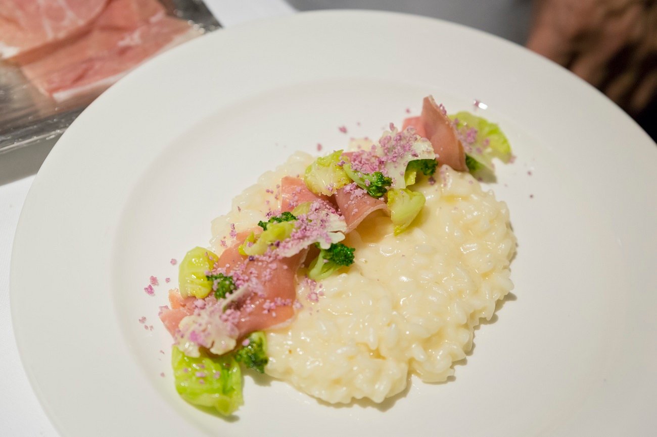 Risotto all’olio d’oliva, Grana Padano, cavolfiori e Prosciutto di San Daniele