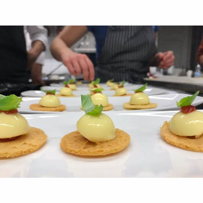 SABLÉ AU GRANA PADANO, CRÈME DE CITRON ET CONFITURE DE TOMATES À LA VANILLE