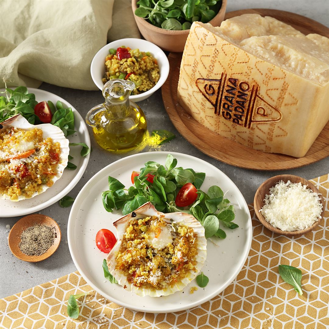 Überbackene Jakobsmuscheln mit Couscous und Grana Padano