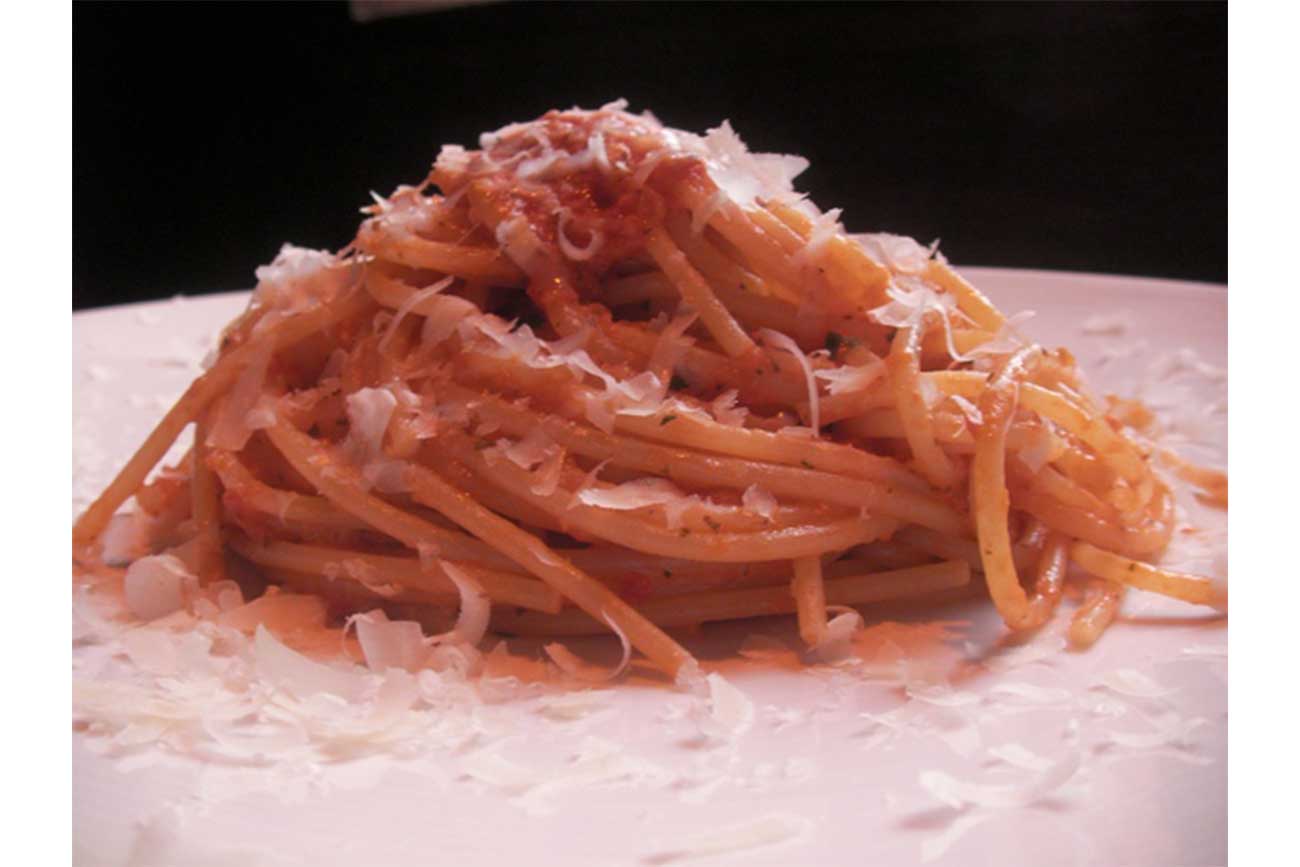 Spaghetti with Anna's pesto trapanese