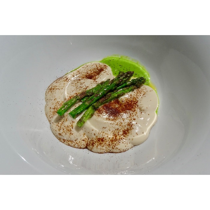 Uovo a 65°, fonduta di Grana Padano 30 mesi, malto e asparagi