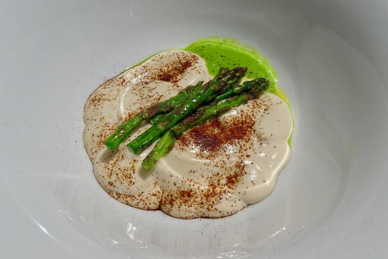 Uovo a 65°, fonduta di Grana Padano 30 mesi, malto e asparagi