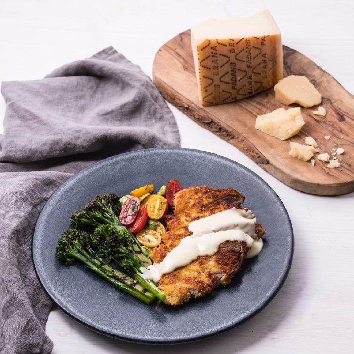 Veal schnitzel with Grana Padano sauce
