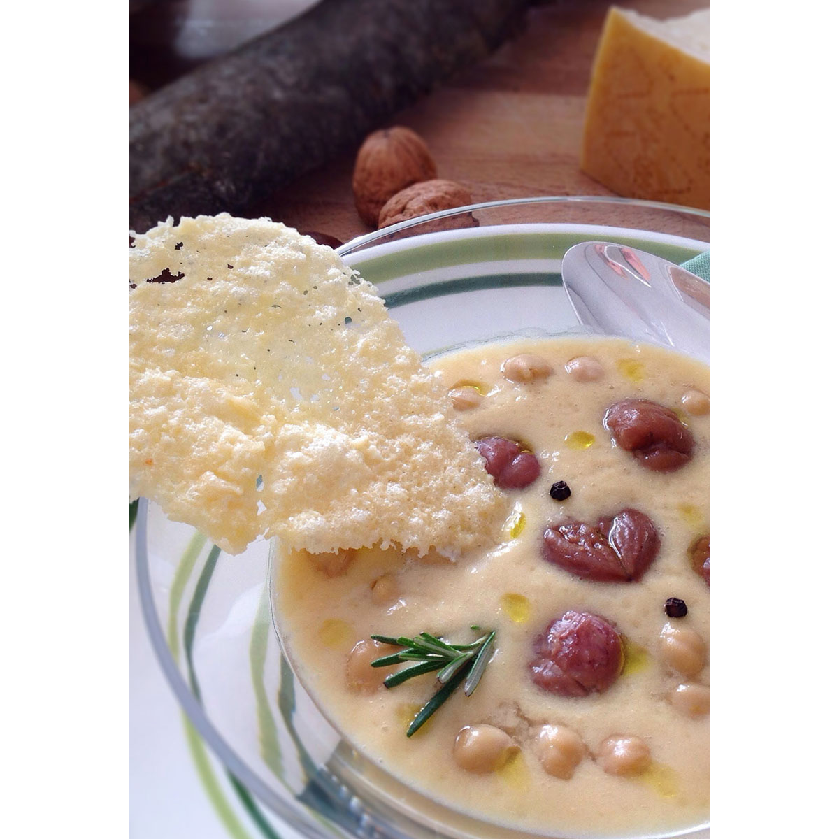 Sopa de castañas y garbanzos