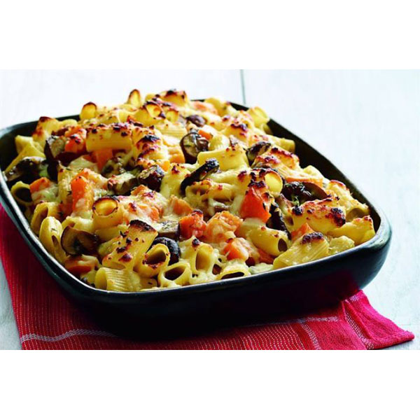 Baked rigatoni with creamy mushrooms and squash