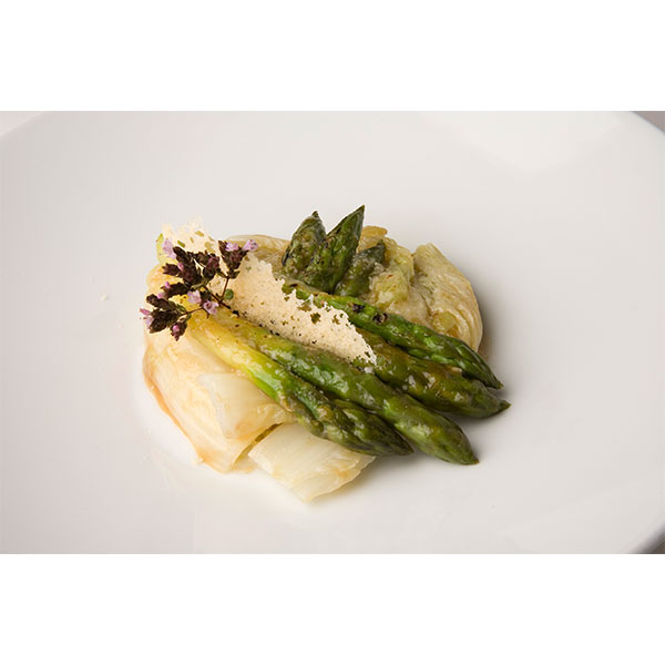 Cavolo cinese brasato con asparagi gratinati al Grana Padano